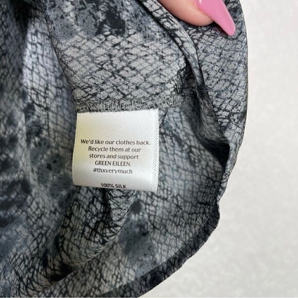 Eileen Fisher Lace Print Silk Charmeuse Top XS - Picture 7 of 7